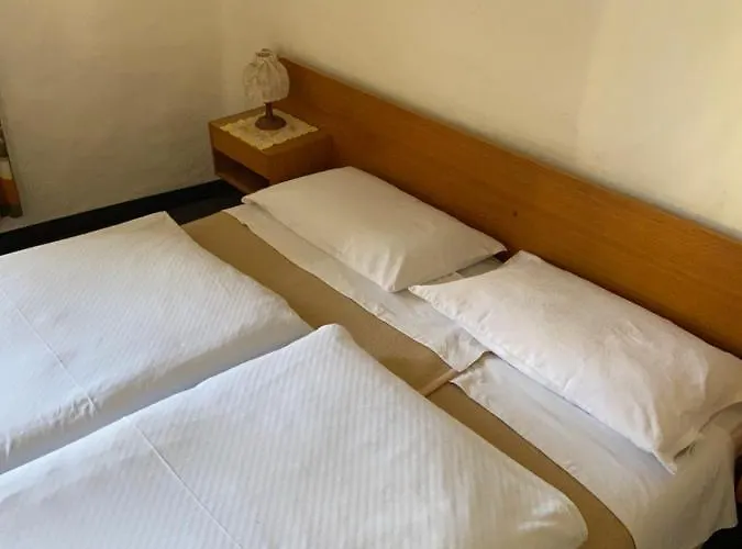 Ressmair Bed & Breakfast *